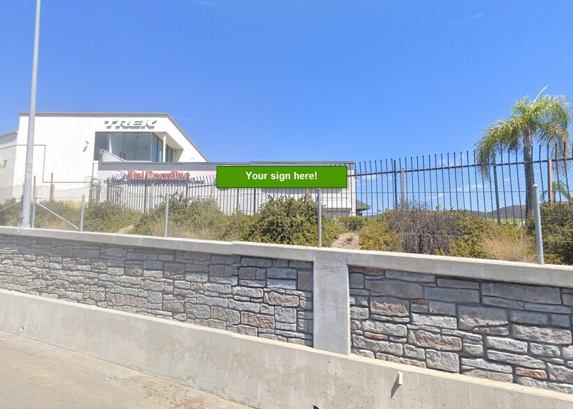 120 N Pacific St, San Marcos, CA à louer - Photo du bâtiment - Image 2 de 4