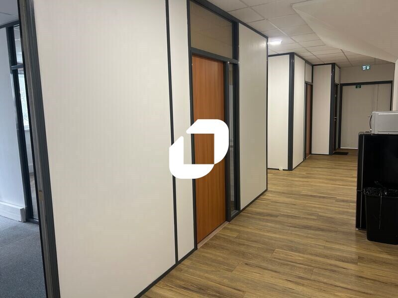 Rue De La Pâture, Carrières-sur-Seine for lease Interior Photo- Image 1 of 9