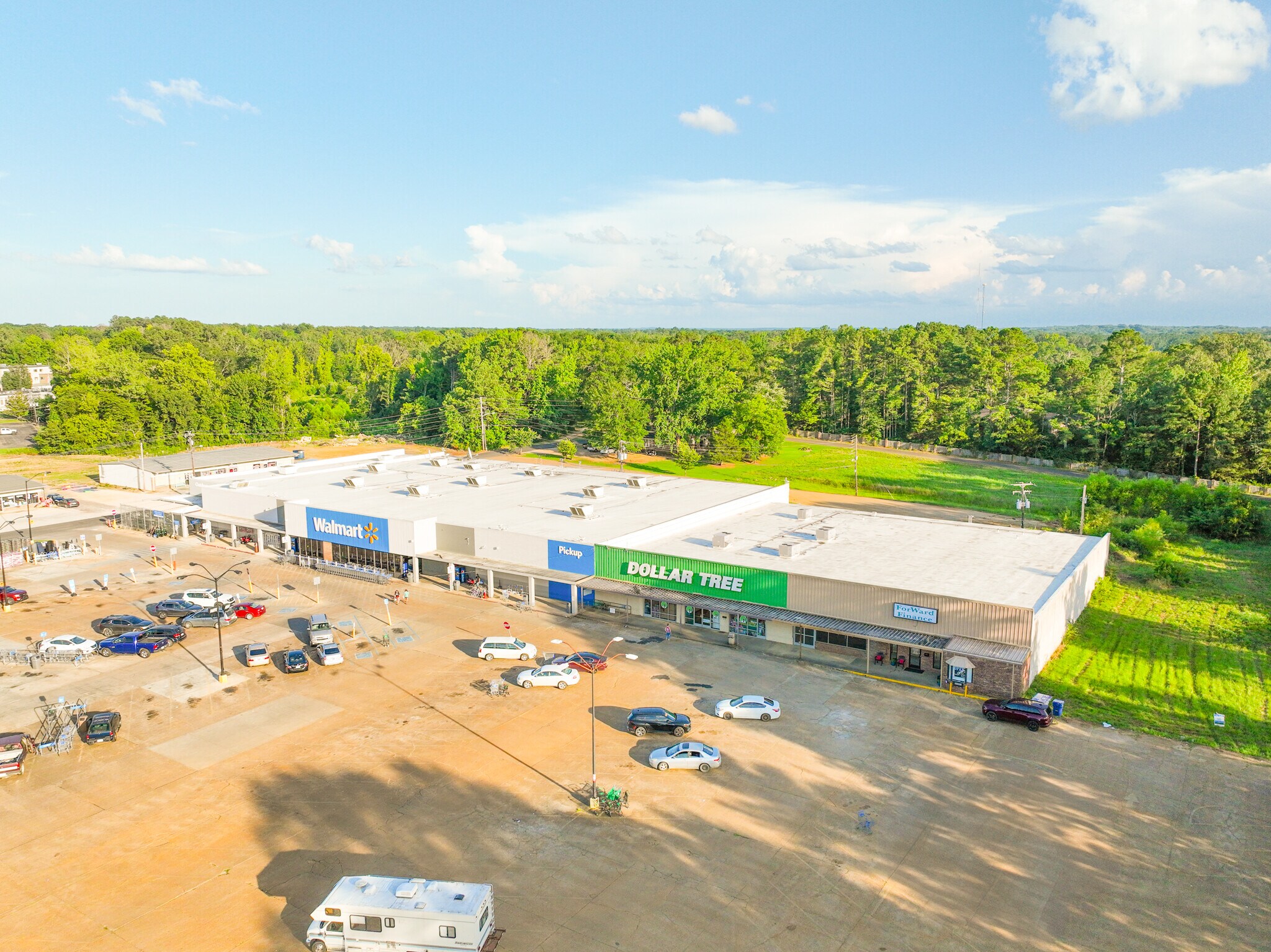 658 E Madison St, Houston, MS for lease Building Photo- Image 1 of 9