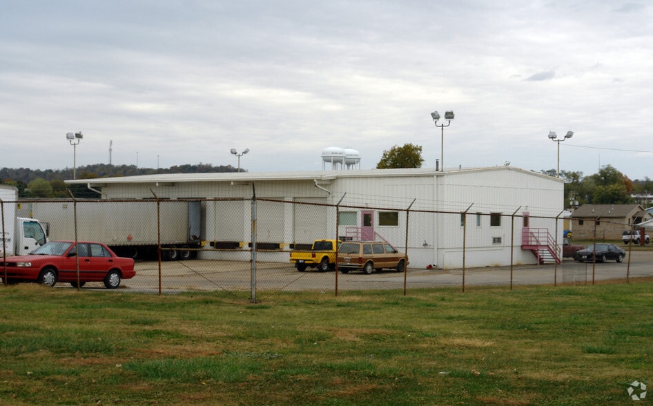 123 Lee St, Belpre, OH for lease - Building Photo - Image 2 of 2