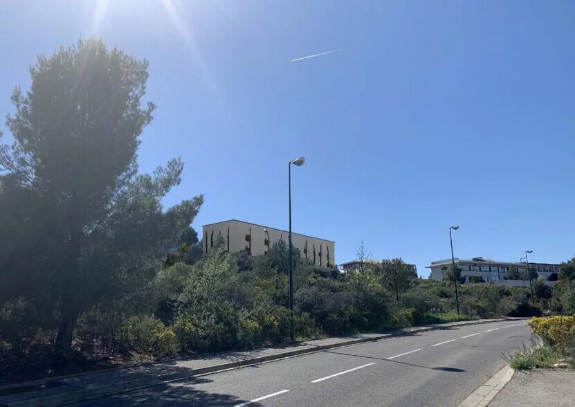 Bureau dans Aix-en-Provence à louer - Photo du bâtiment - Image 3 de 4