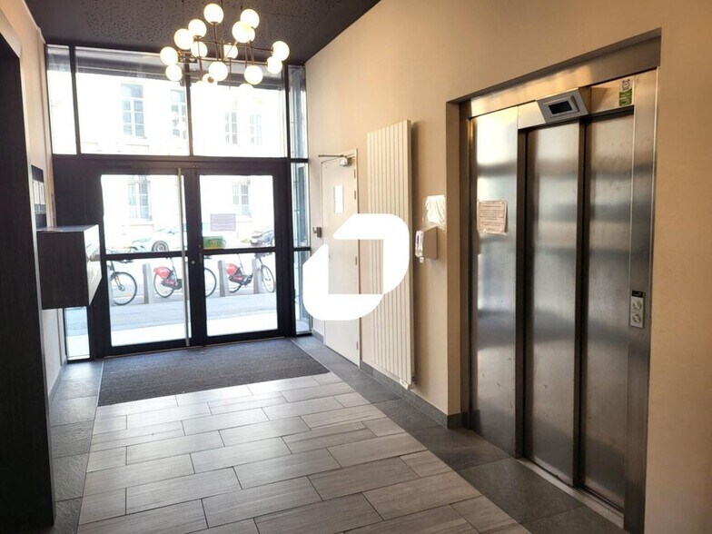15 Place Aux Bleuets, Lille à louer - Hall d’entrée - Image 3 de 8