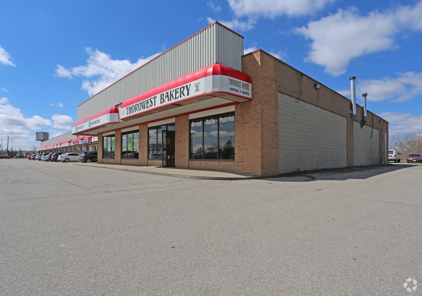 3969 Montrose Rd, Niagara Falls, ON à louer - Photo du bâtiment - Image 2 de 6