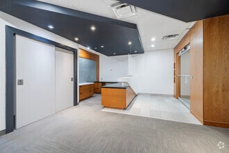 255 Boul Crémazie E, Montréal, QC for lease Interior Photo- Image 1 of 10