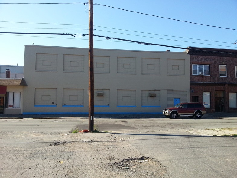 1109 Montello St, Brockton, MA à vendre - Photo du bâtiment - Image 2 de 4