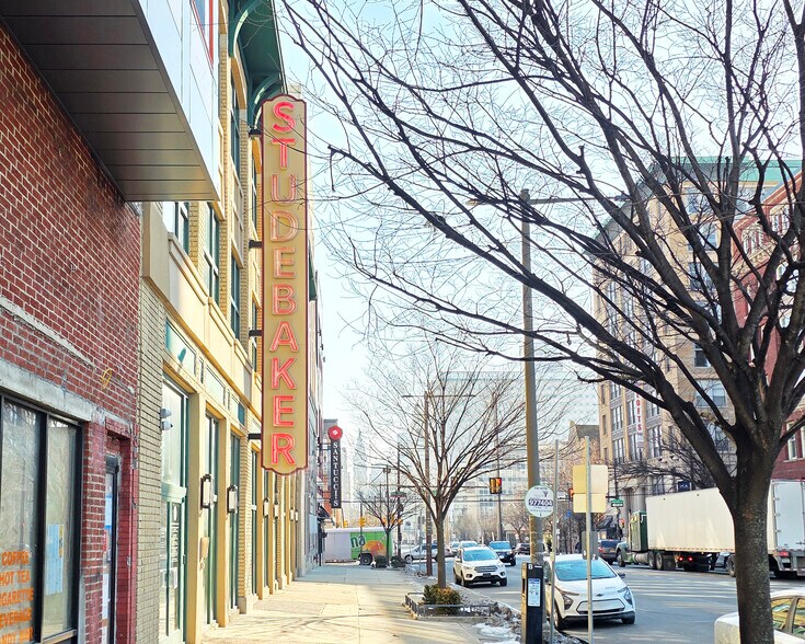 667 N Broad St, Philadelphia, PA à louer - Photo du bâtiment - Image 2 de 16