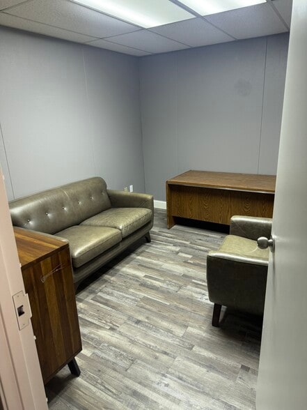 16304 Midway Rd, Addison, TX for sale - Building Photo - Image 3 of 20