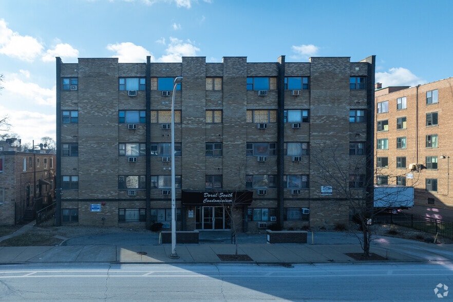 7854 S South Shore Dr, Chicago, IL for sale - Building Photo - Image 3 of 4