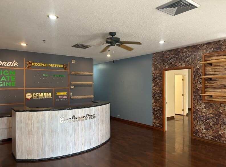 6299 NW 27th Way, Fort Lauderdale, FL à vendre - Photo intérieure - Image 3 de 9