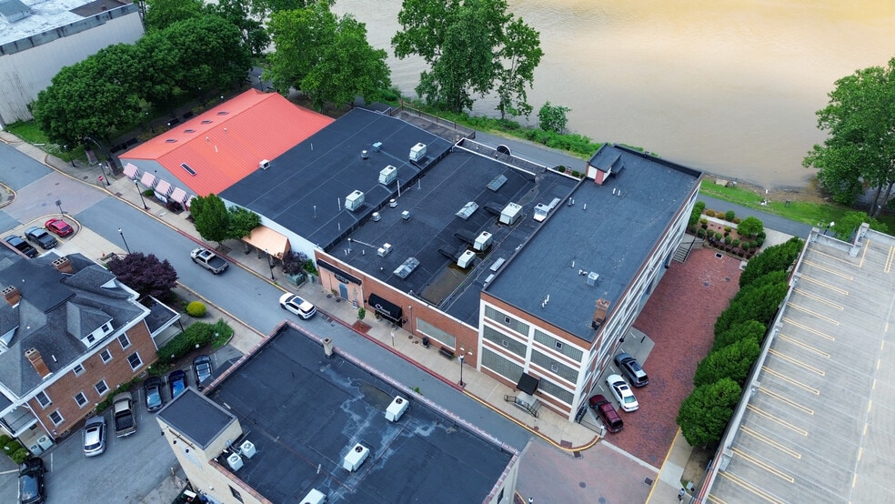 50 Clay St, Morgantown, WV for lease - Building Photo - Image 2 of 33