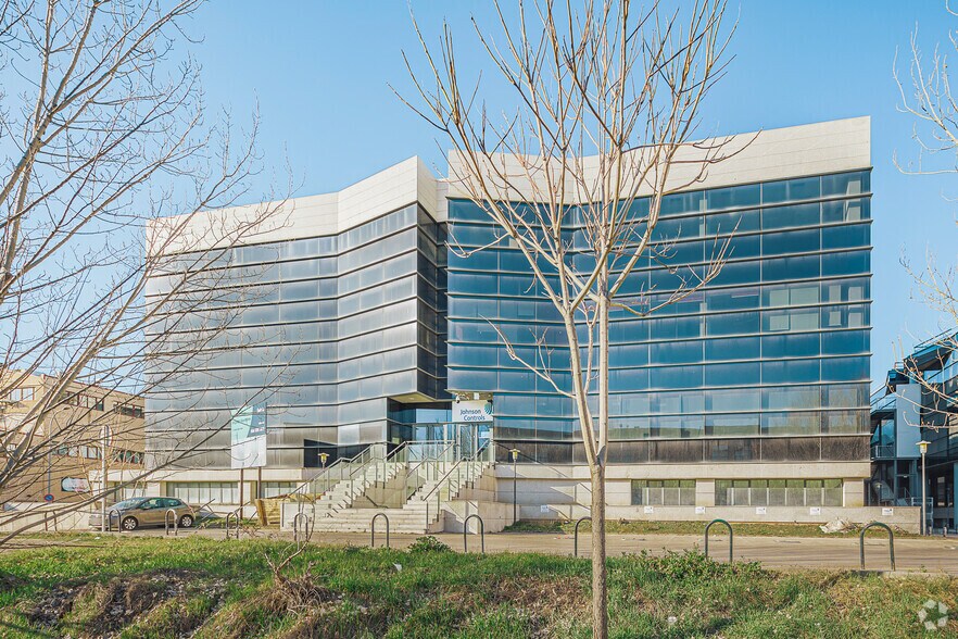 Avenida Industria, 51, Alcobendas, Madrid à louer - Photo du bâtiment - Image 2 de 3