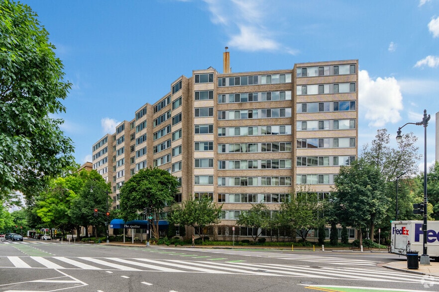 1330 New Hampshire Ave NW, Washington, DC à louer - Photo du bâtiment - Image 3 de 10