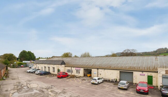 Plus de détails pour Wotton-Under-Edge, Kingswood - Industriel à louer