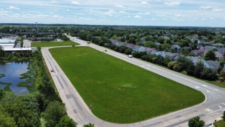 Plus de détails pour Algonquin & Lakewood Rd, Lake In The Hills, IL - Terrain à vendre