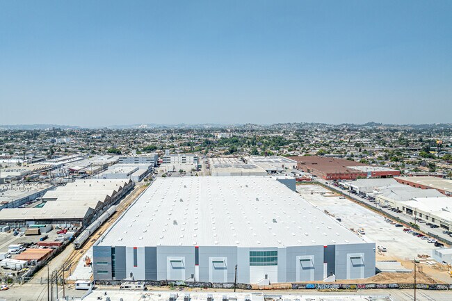 Plus de détails pour 3690 Union Pacific Ave, Los Angeles, CA - Industriel à louer