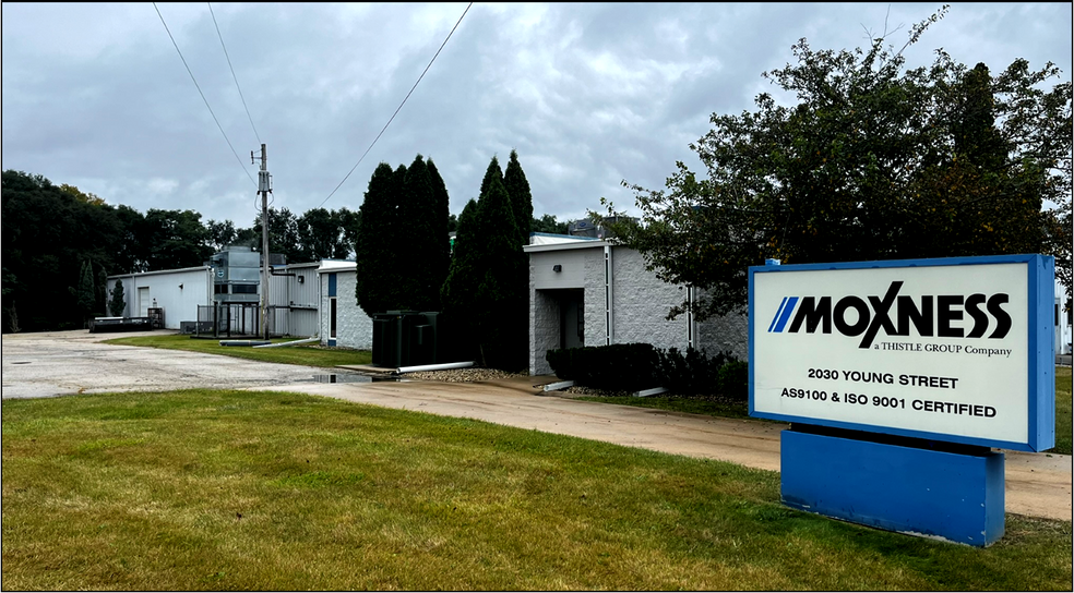 2030 Young St, East Troy, WI à vendre - Photo du bâtiment - Image 1 de 10