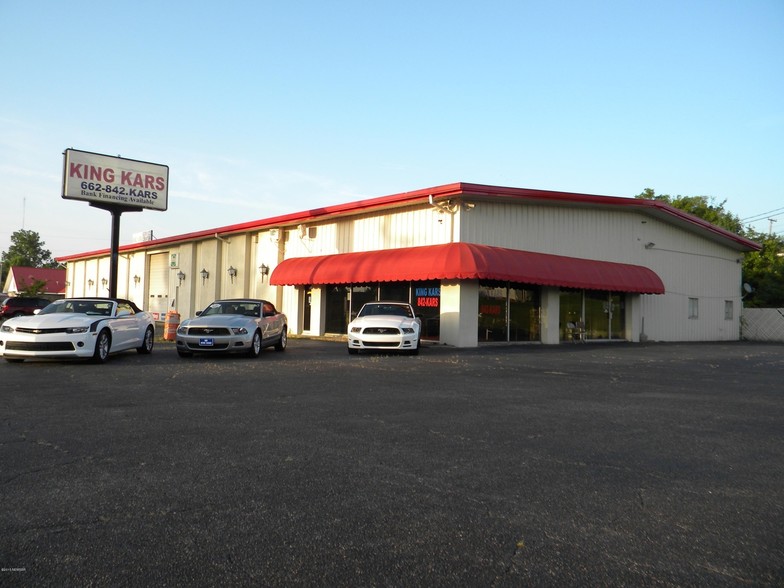 966 S Gloster St, Tupelo, MS à vendre - Photo du bâtiment - Image 1 de 1