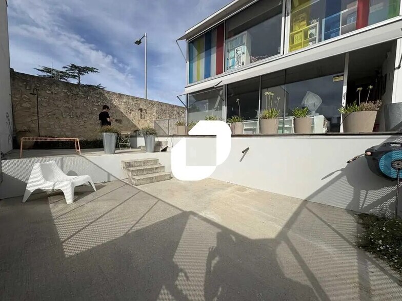 Bureau dans Lormont à louer - Photo du bâtiment - Image 2 de 12