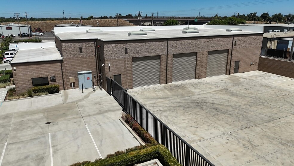 1650 Olympic Dr, Turlock, CA à louer - Photo du bâtiment - Image 2 de 15