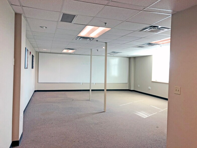 2 Pillsbury St, Concord, NH à louer - Photo intérieure - Image 2 de 10