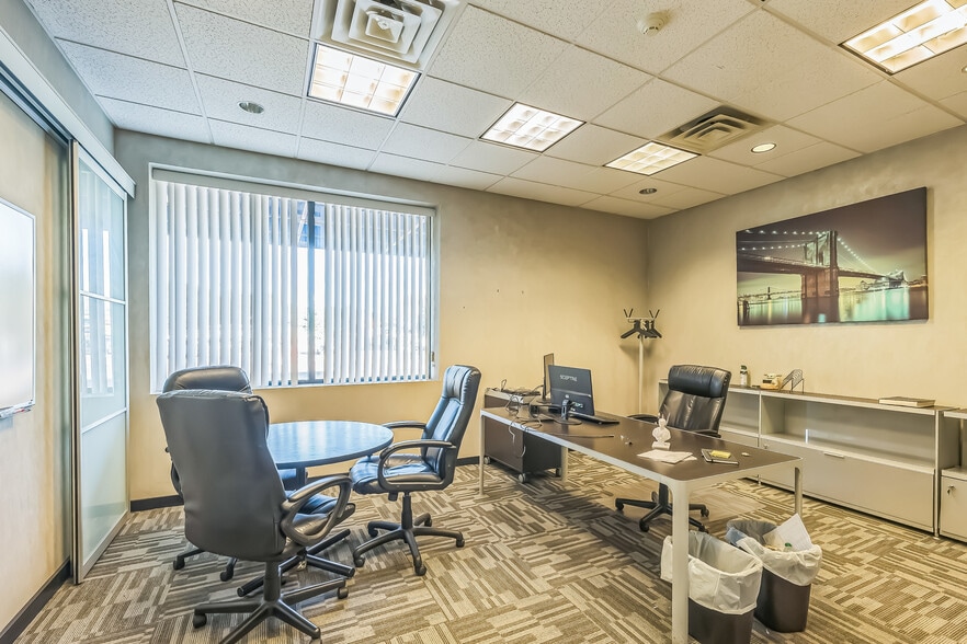 3618 Hulmeville Rd, Bensalem, PA for sale - Interior Photo - Image 2 of 25