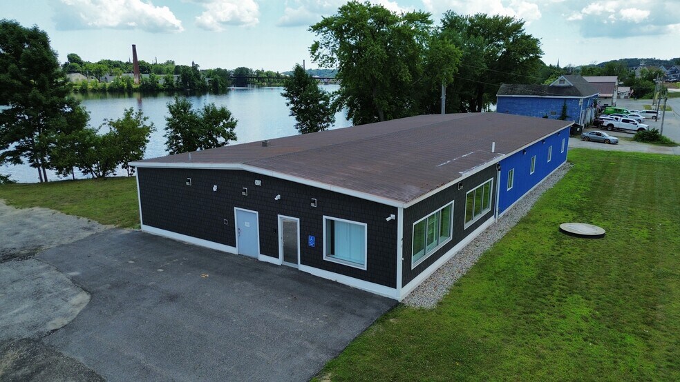 61-65 N River Rd, Auburn, ME à louer - Photo du bâtiment - Image 1 de 5