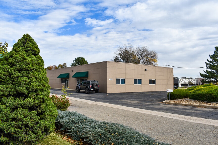 1910 Pike Rd, Longmont, CO for lease - Building Photo - Image 1 of 4