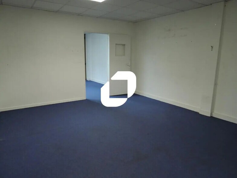 Bureau dans Croissy-Beaubourg à louer - Photo intérieure - Image 2 de 5