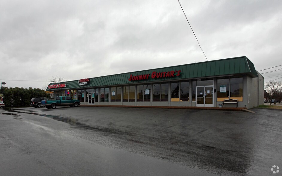 1370-1374 W Clark Blvd, Murfreesboro, TN à vendre - Photo du bâtiment - Image 2 de 2