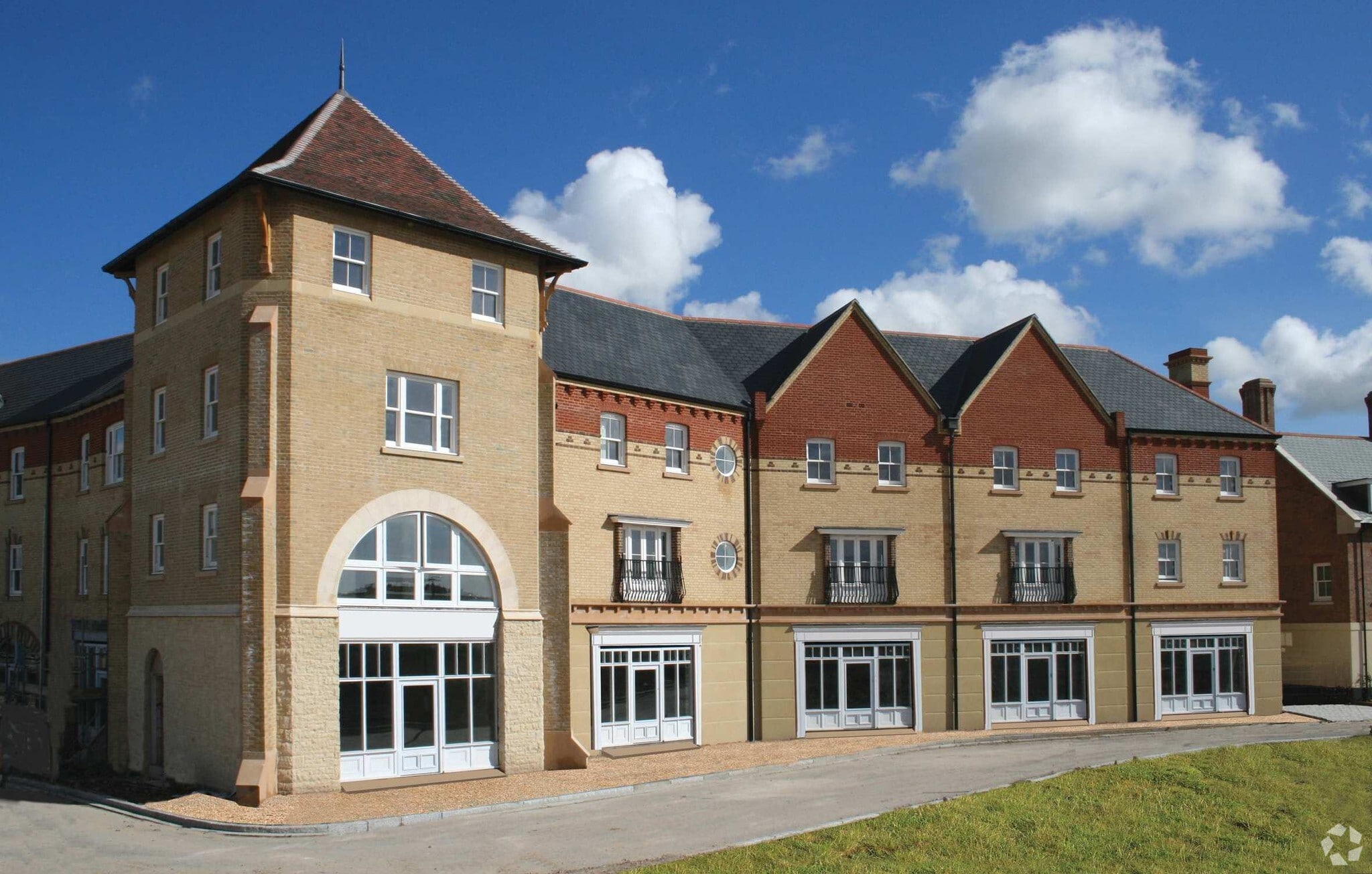 21-39 Great Cranford St, Dorchester for lease Primary Photo- Image 1 of 2