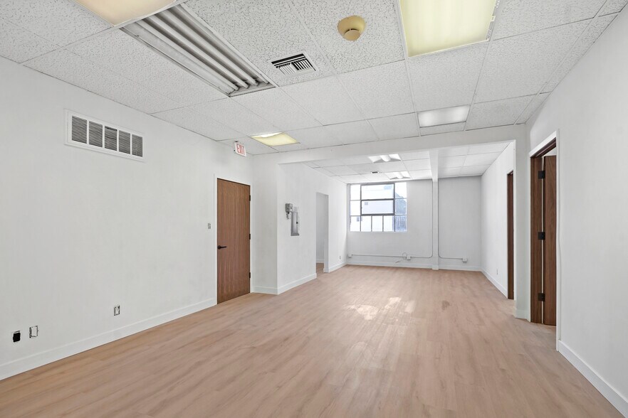 3006 Wilshire Blvd, Los Angeles, CA à louer - Photo du bâtiment - Image 3 de 15