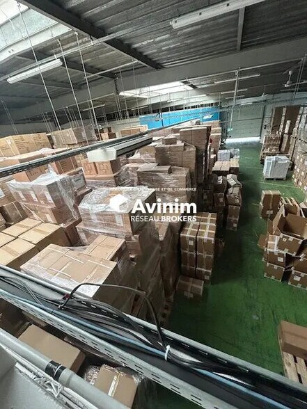 Industrial in Montreuil for lease - Interior Photo - Image 2 of 4