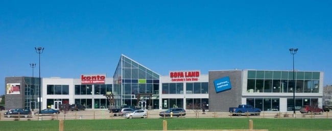 Plus de détails pour 4879 68th St, Camrose, AB - Commerce de détail à vendre