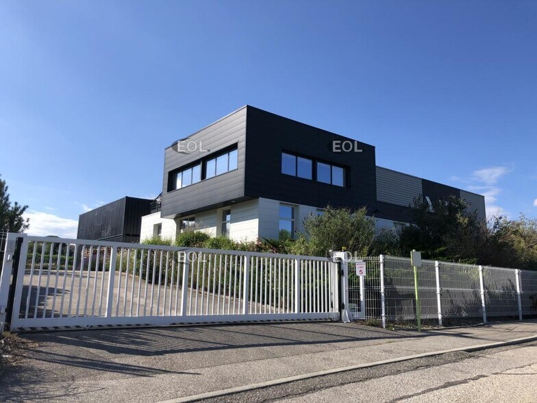Industrial in Taluyers for sale - Building Photo - Image 1 of 20