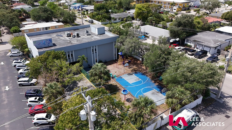 2751 Van Buren St, Hollywood, FL à vendre - Photo du bâtiment - Image 3 de 63