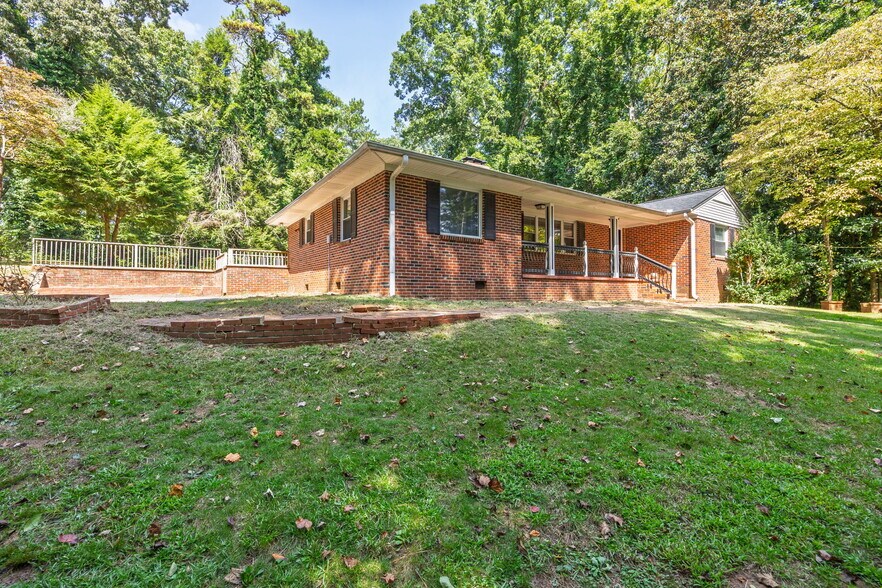250 E Memorial Dr, Dallas, GA à vendre - Photo du bâtiment - Image 2 de 60