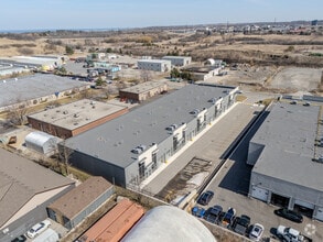 24 Ditton Dr, Hamilton, ON - AERIAL  map view