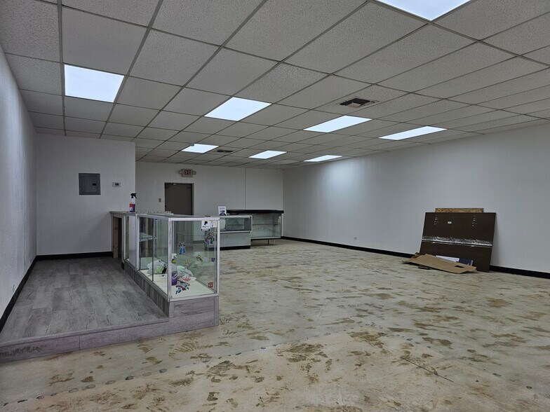 1508 Bandera Rd, San Antonio, TX à louer - Photo du bâtiment - Image 2 de 5