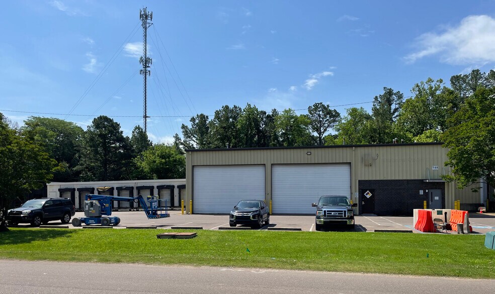 755 Vaiden Dr, Hernando, MS à vendre - Photo du bâtiment - Image 1 de 3