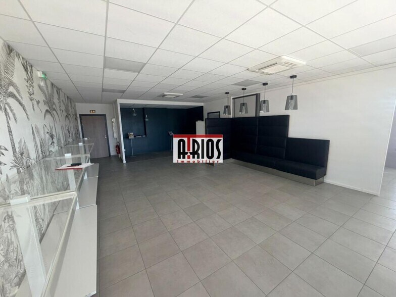 Bureau dans La Seyne-sur-Mer à vendre - Photo du bâtiment - Image 1 de 4