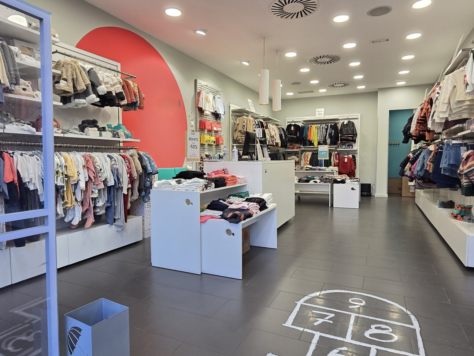 Retail in Logroño, La Rioja for lease Interior Photo- Image 1 of 3