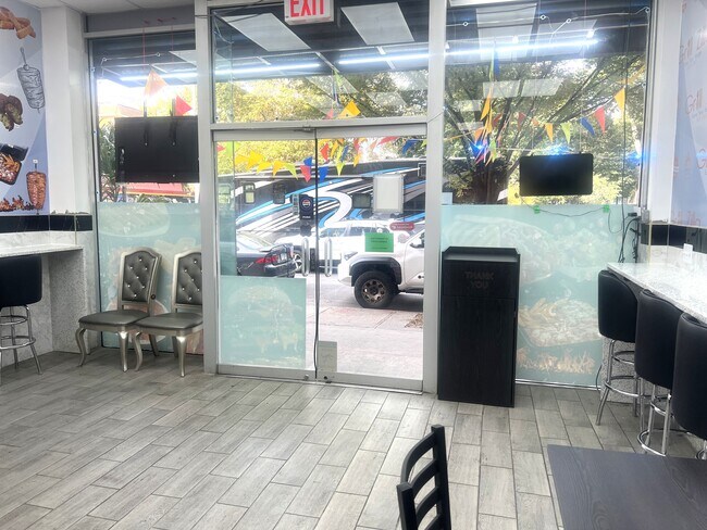 More details for 244 Knickerbocker Ave, Brooklyn, NY - Retail for Lease