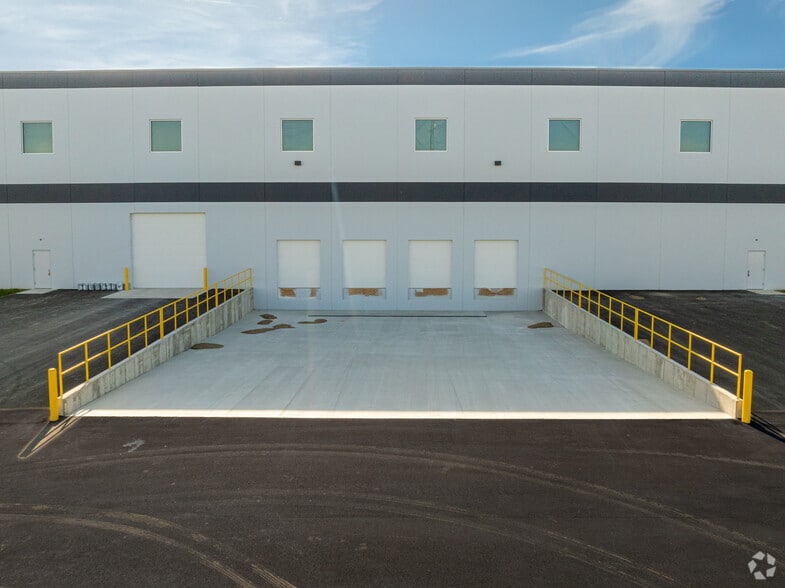 239 N Heartland Dr, Delphi, IN for sale - Building Photo - Image 2 of 22