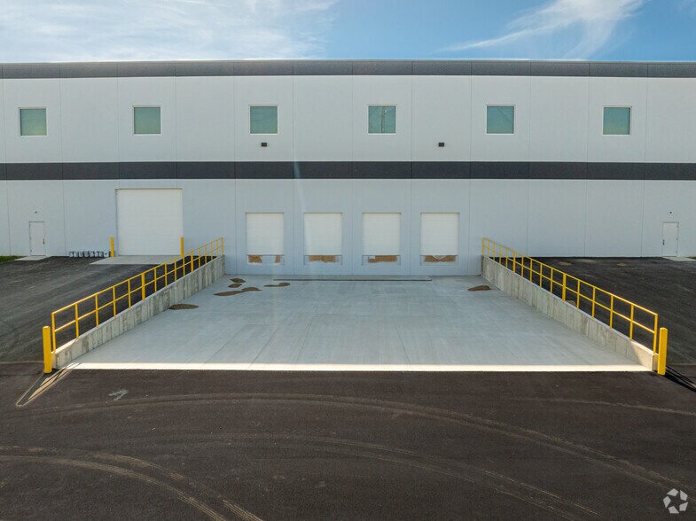 239 N Heartland Dr, Delphi, IN à vendre - Photo du bâtiment - Image 2 de 22