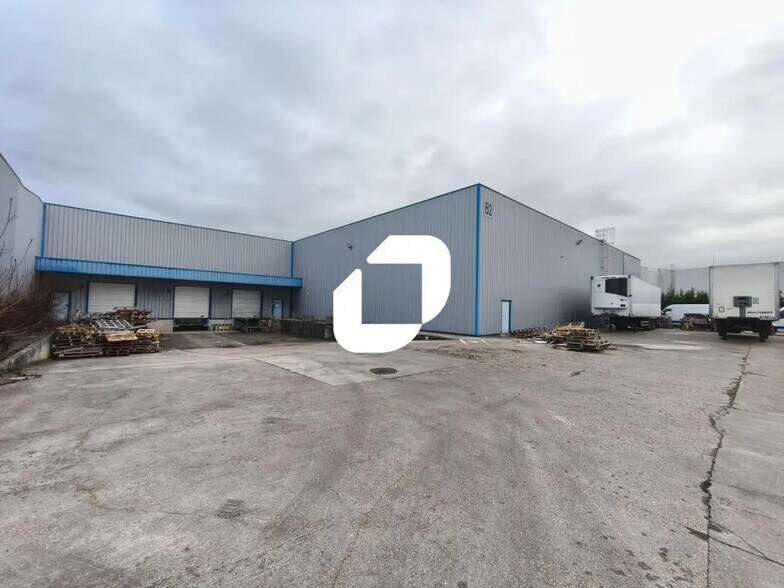 Flex dans Santeny à louer - Photo du bâtiment - Image 1 de 5