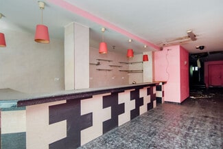 Plus de détails pour Multi-résidentiel à vendre