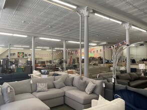 1542-1550 N Milwaukee Ave, Chicago, IL for lease Interior Photo- Image 1 of 11