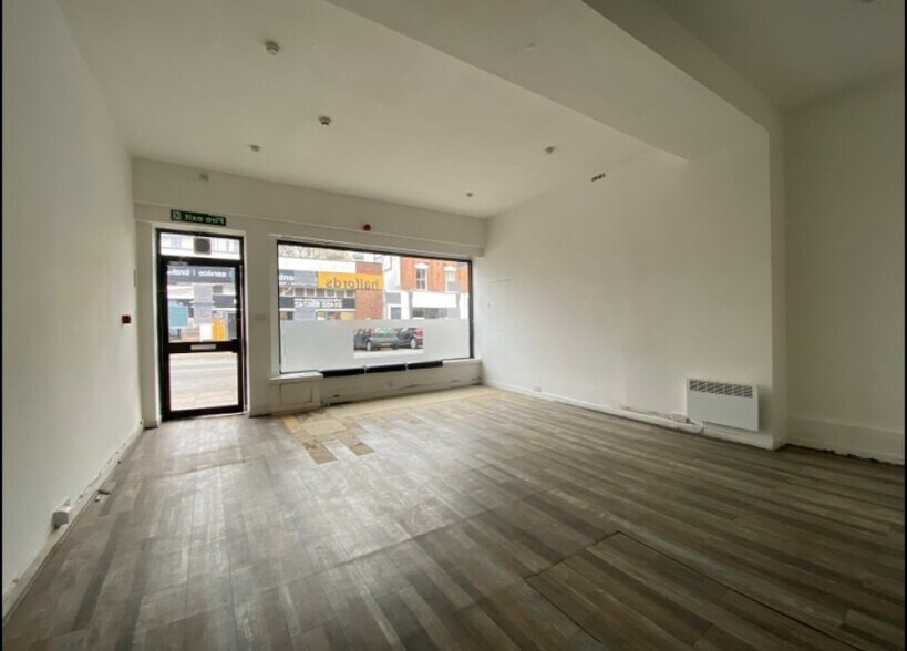 21-23 Worcester St, Gloucester for lease - Interior Photo - Image 2 of 4