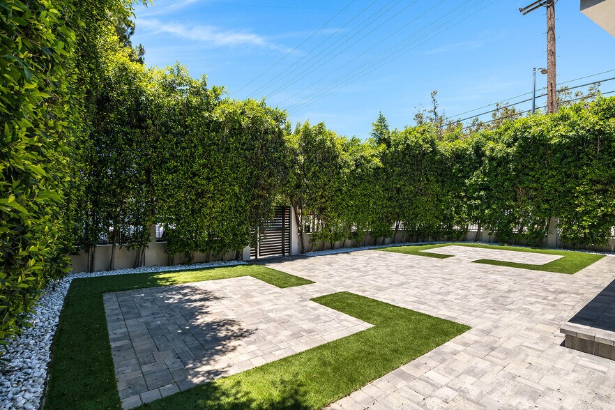 5954 Simpson Ave, Valley Village, CA à vendre - Photo du bâtiment - Image 3 de 40