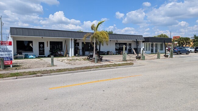 More details for 837-843 Miramar St, Cape Coral, FL - Flex for Sale